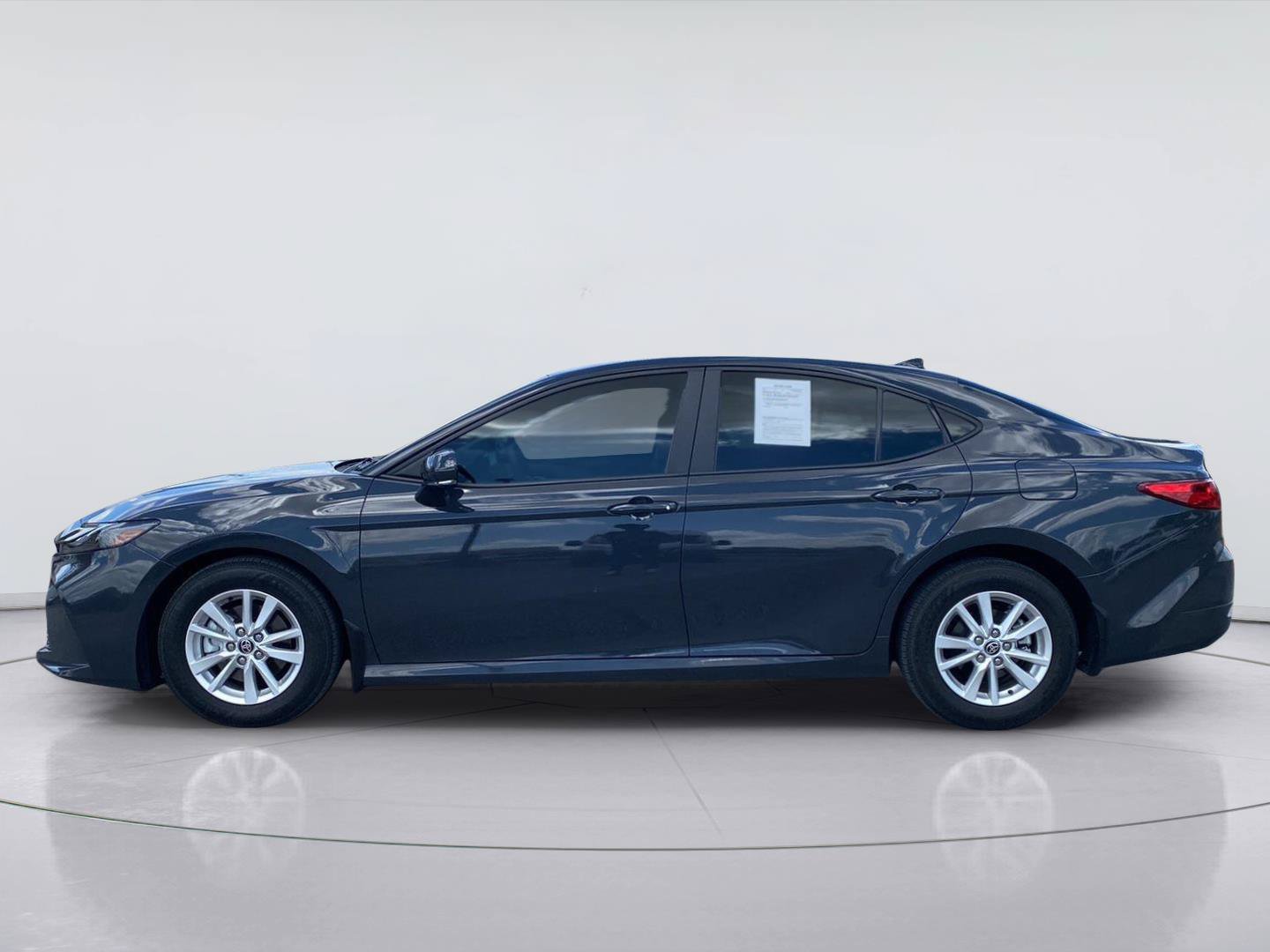 Used 2025 Toyota Camry LE w/ Convenience Package FWD image 1