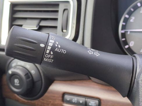 Used 2021 Nissan Titan Platinum Reserve w/ Moonroof Package image 27