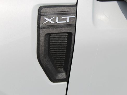 New 2026 Ford Maverick XLT w/ XLT Luxury Package AWD/4WD image 4