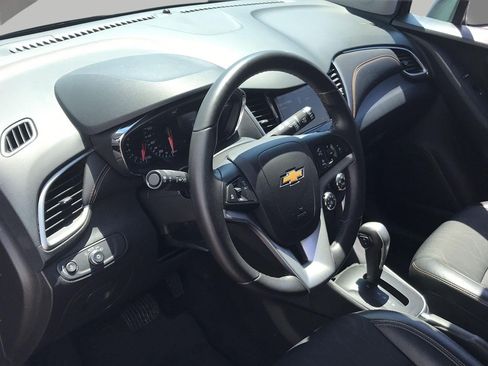 Certified 2018 Chevrolet Trax LT w/ LT Convenience Package FWD image 8