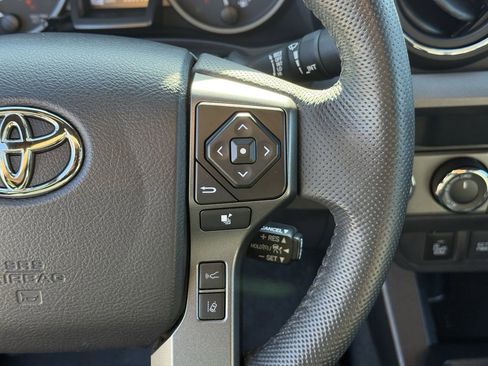 Used 2022 Toyota Tacoma TRD Sport w/ Technology Package image 22