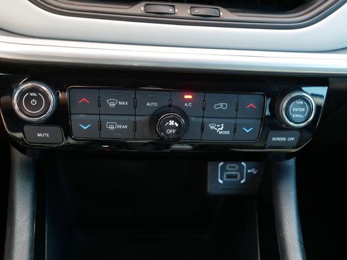 Used 2025 Jeep Compass Limited AWD/4WD image 23