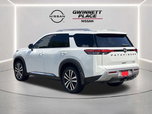 Certified 2025 Nissan Pathfinder Platinum w/ Cargo Package AWD/4WD image 30