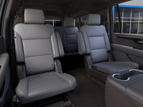 New 2026 Chevrolet Suburban Z71 w/ Comfort Package AWD/4WD image 17