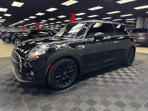 Used 2018 MINI Cooper 2-Door Hardtop w/ Signature Line Package image 7
