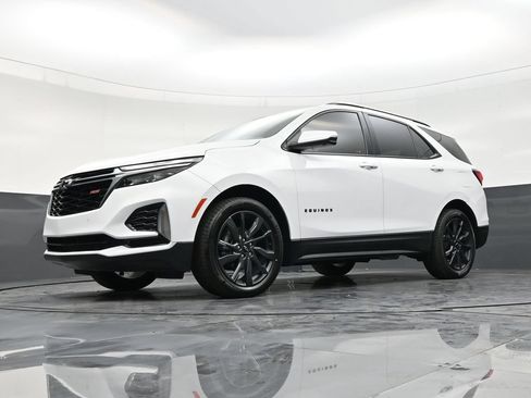 Used 2023 Chevrolet Equinox RS FWD image 17