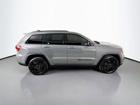 Used 2020 Jeep Grand Cherokee Laredo image 8