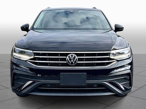 Used 2023 Volkswagen Tiguan SE image 3