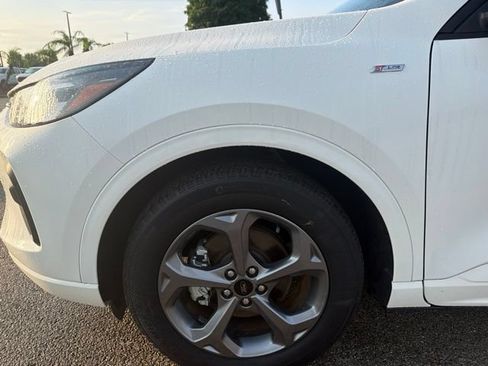 Used 2024 Ford Escape ST-Line w/ Tech Pack #1 FWD image 9