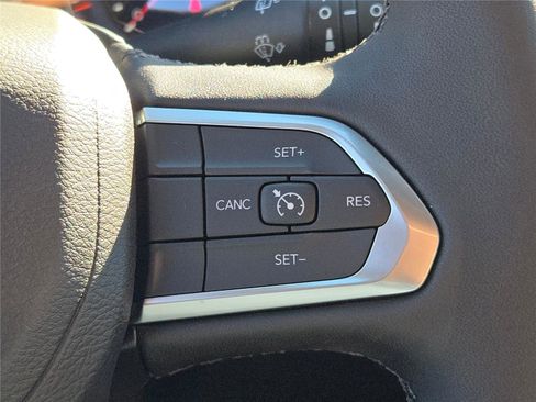 New 2026 Jeep Compass Latitude image 32