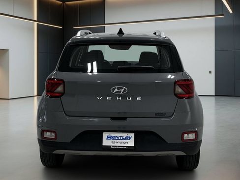 Used 2022 Hyundai Venue SEL w/ Cargo Package FWD image 6