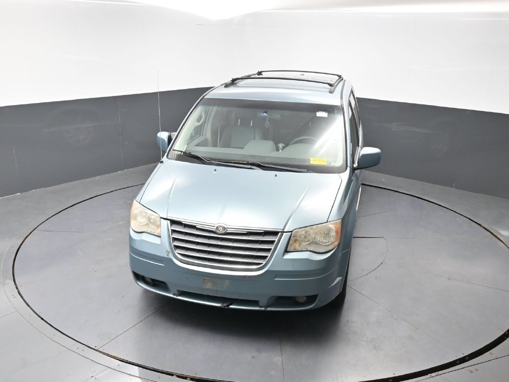 Used 2010 Chrysler Town & Country Touring FWD image 16