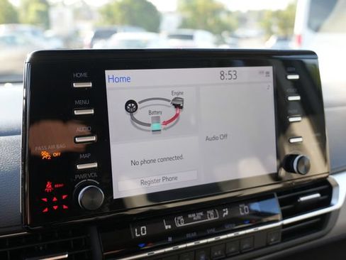Used 2023 Toyota Sienna XLE FWD image 34