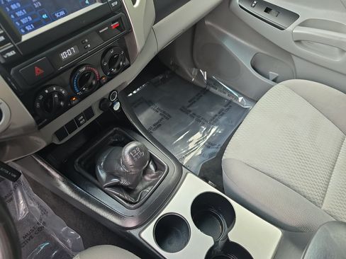 Used 2013 Toyota Tacoma 4x4 Access Cab w/ SR5 Pkg image 25