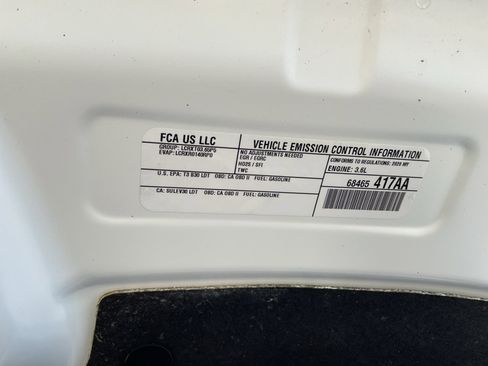 Used 2020 Chrysler Pacifica Touring-L image 25