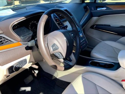 Used 2018 Lincoln MKC Select w/ Select Plus Package image 17