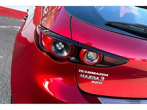 Used 2021 MAZDA MAZDA3 s image 33