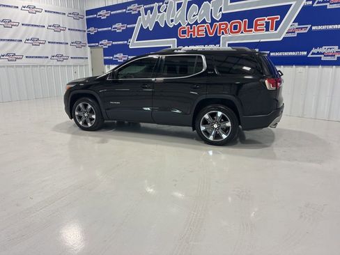 Used 2017 GMC Acadia SLT image 3