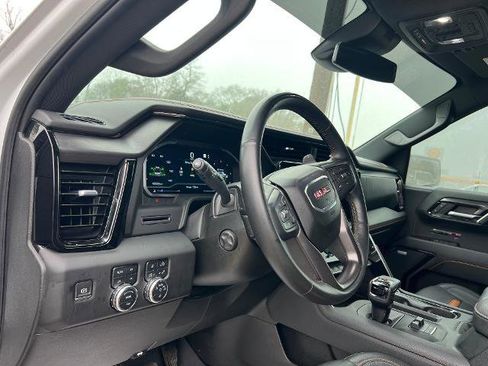Used 2023 GMC Sierra 1500 AT4 w/ AT4 Premium Package image 12