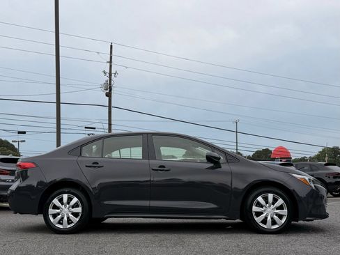 Used 2025 Toyota Corolla LE FWD image 6