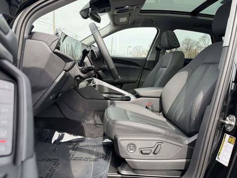 Used 2025 Audi Q5 Premium w/ Convenience Package image 10