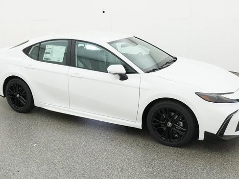 New 2026 Toyota Camry SE image 12