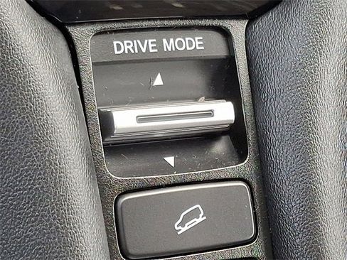 Used 2024 Honda HR-V LX image 23