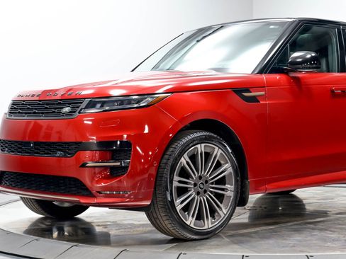 Used 2024 Land Rover Range Rover Sport Dynamic SE AWD/4WD image 4