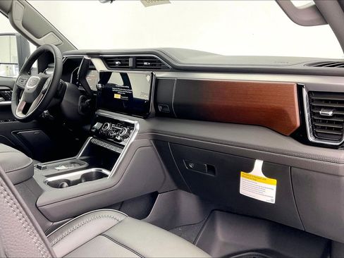 New 2026 GMC Sierra 2500 Denali w/ Denali Reserve Package image 6