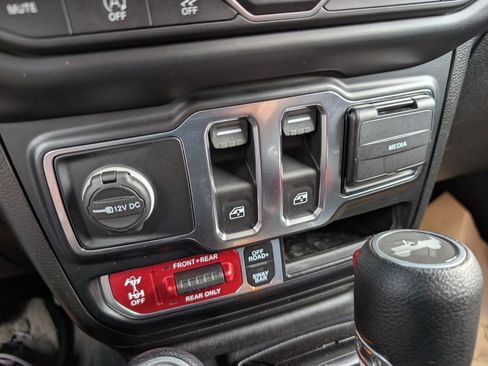 Used 2022 Jeep Wrangler Rubicon image 29