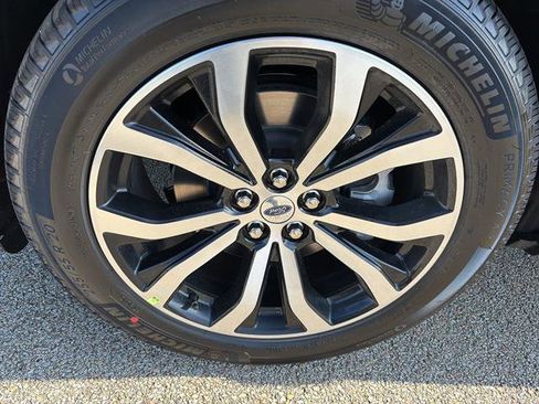 New 2026 Ford Explorer ST-Line AWD/4WD image 9