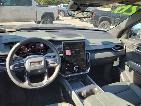 New 2026 GMC Acadia AT4 w/ LPO, Floor Liner Package AWD/4WD image 28