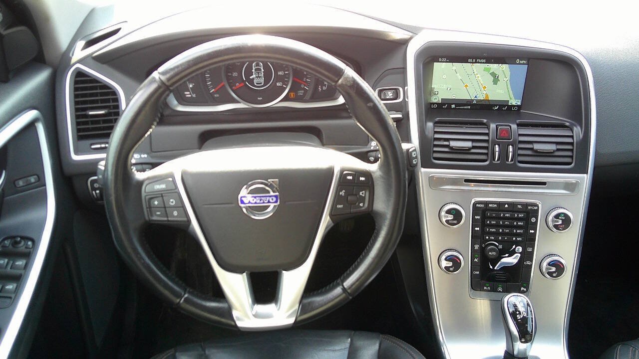 Used 2017 Volvo XC60 T5 Dynamic w/ Protection Package AWD/4WD image 16