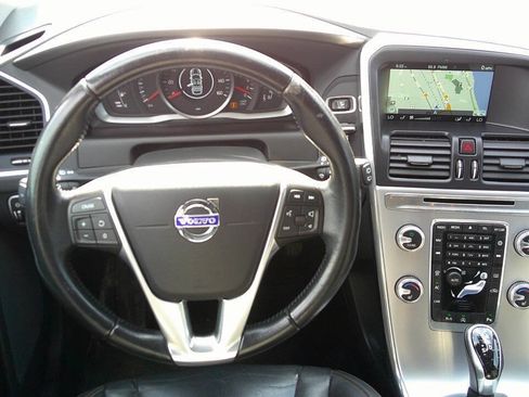 Used 2017 Volvo XC60 T5 Dynamic w/ Protection Package AWD/4WD image 16