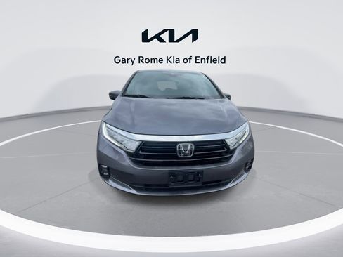 Used 2024 Honda Odyssey EX image 3
