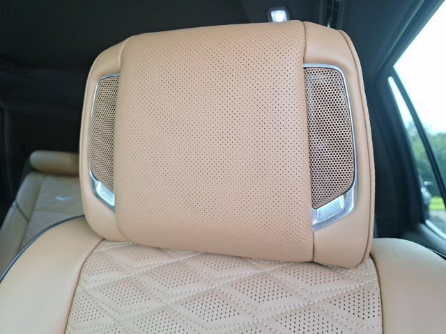 Used 2024 Cadillac Escalade Premium Luxury w/ LPO, Floor Liner Package AWD/4WD image 30