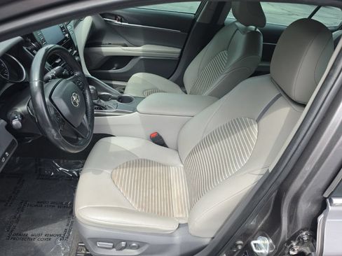 Used 2021 Toyota Camry SE FWD image 12