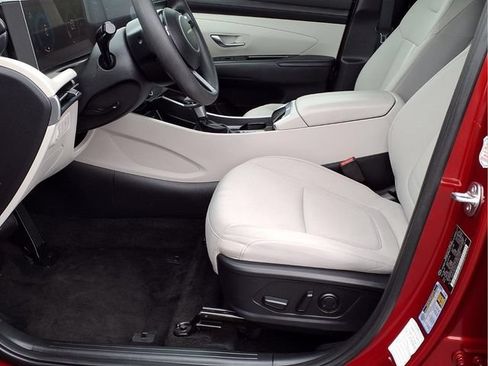 Used 2025 Hyundai Tucson SEL FWD image 14