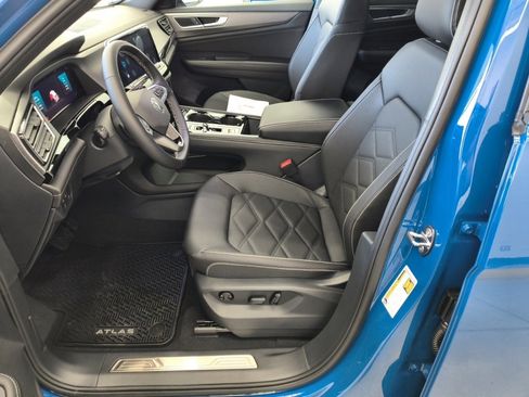 New 2025 Volkswagen Atlas Cross Sport SE image 24