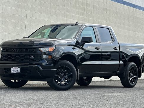 Used 2026 Chevrolet Silverado 1500 Custom w/ LPO, Dark Essentials Package RWD image 8
