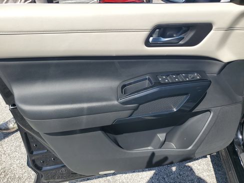 Certified 2022 Nissan Pathfinder SV FWD image 9