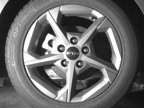 Used 2025 Kia K4 LXS image 15