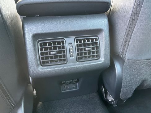 Used 2025 Toyota Camry LE image 24