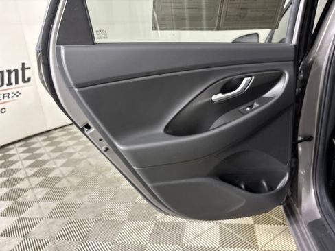 Used 2020 Hyundai Elantra GT FWD image 22