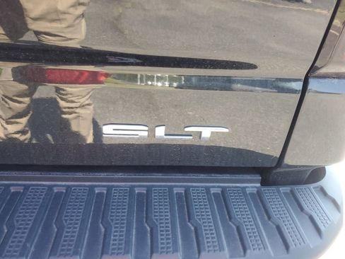 Certified 2025 GMC Sierra 1500 SLT AWD/4WD image 14