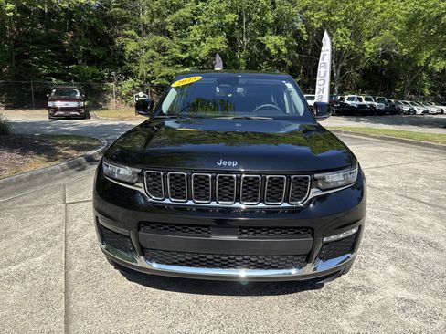 Used 2023 Jeep Grand Cherokee L Limited AWD/4WD image 2