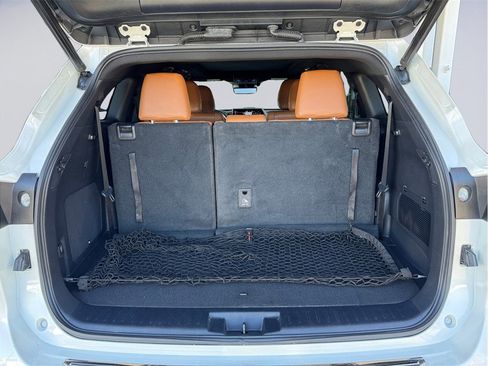 Used 2021 Toyota Highlander Platinum FWD image 27