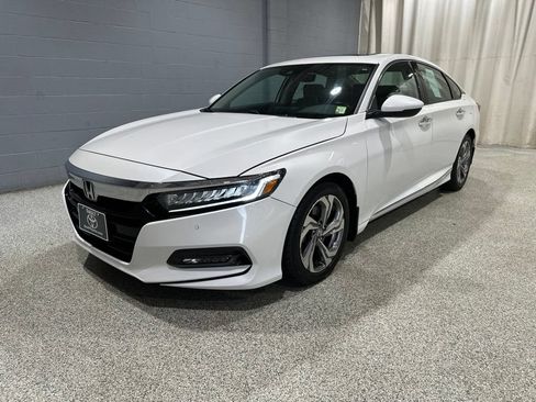 Used 2018 Honda Accord Touring image 4