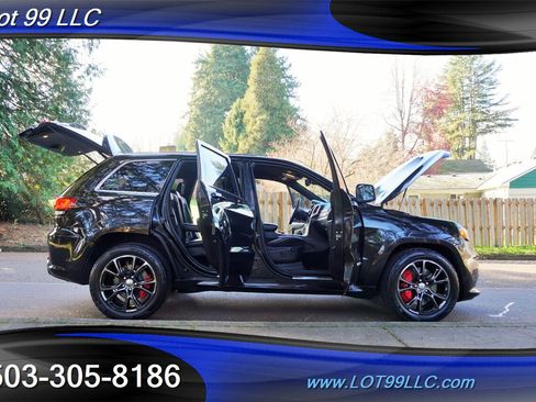 Used 2014 Jeep Grand Cherokee SRT image 28