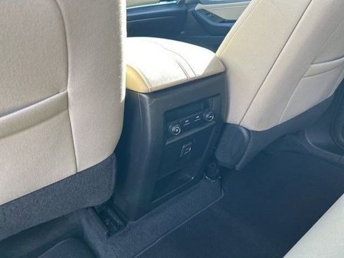 Used 2022 Chevrolet Traverse LS image 32